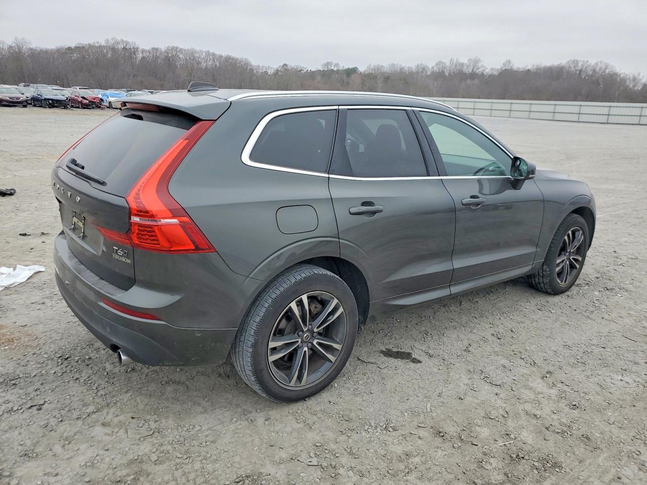 2019 VOLVO XC60 T6 MOMENTUM photo 3