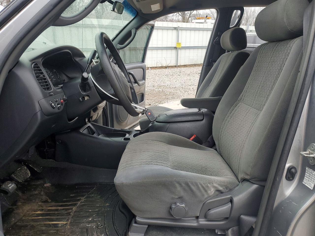 2004 TOYOTA TUNDRA SR5 photo 13