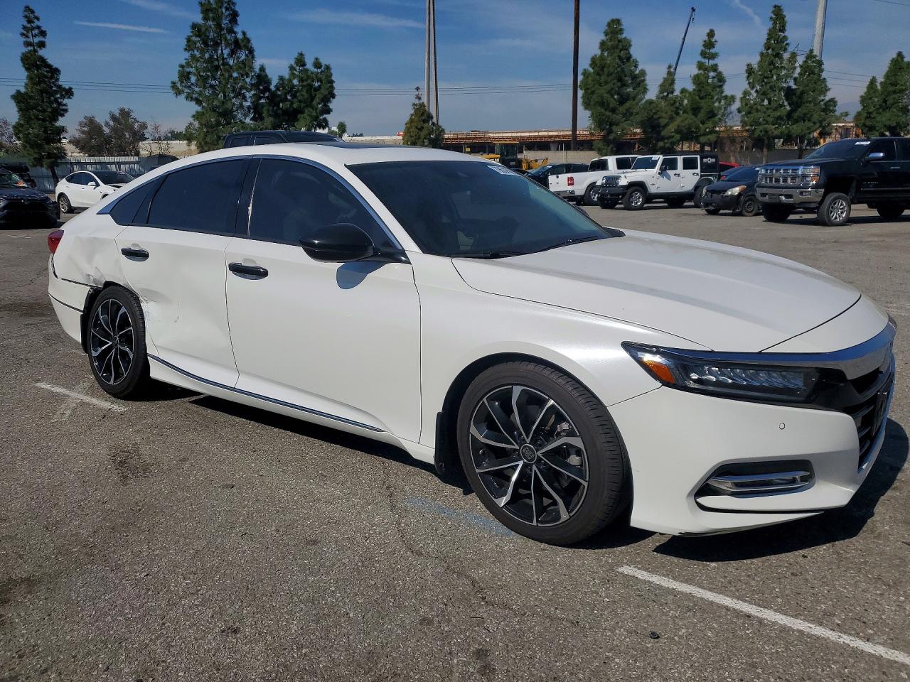 2018 HONDA ACCORD TOURING photo 10