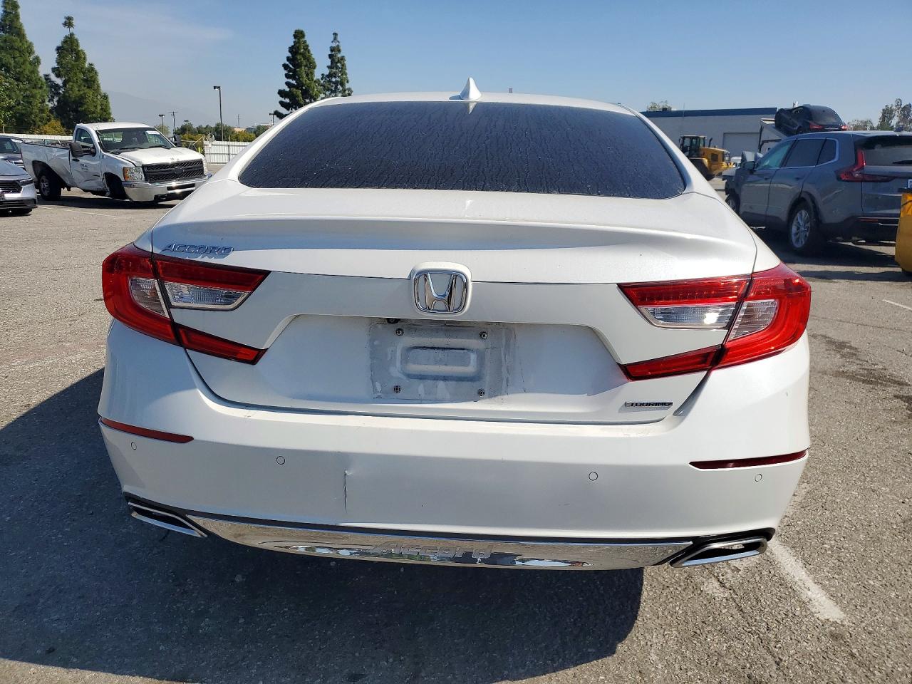 2018 HONDA ACCORD TOURING photo 16