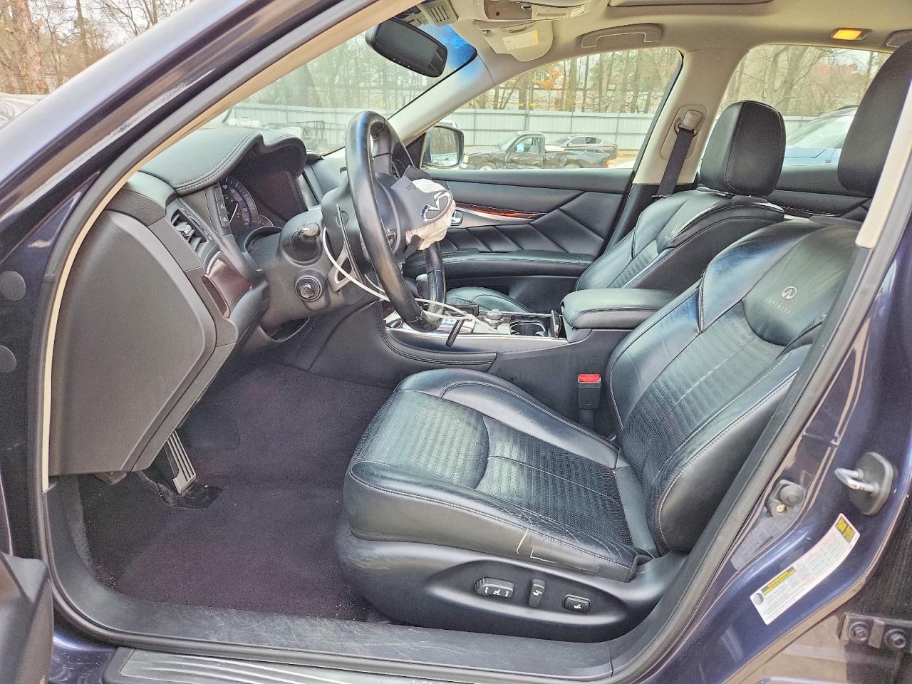 2011 INFINITI M37 photo 7