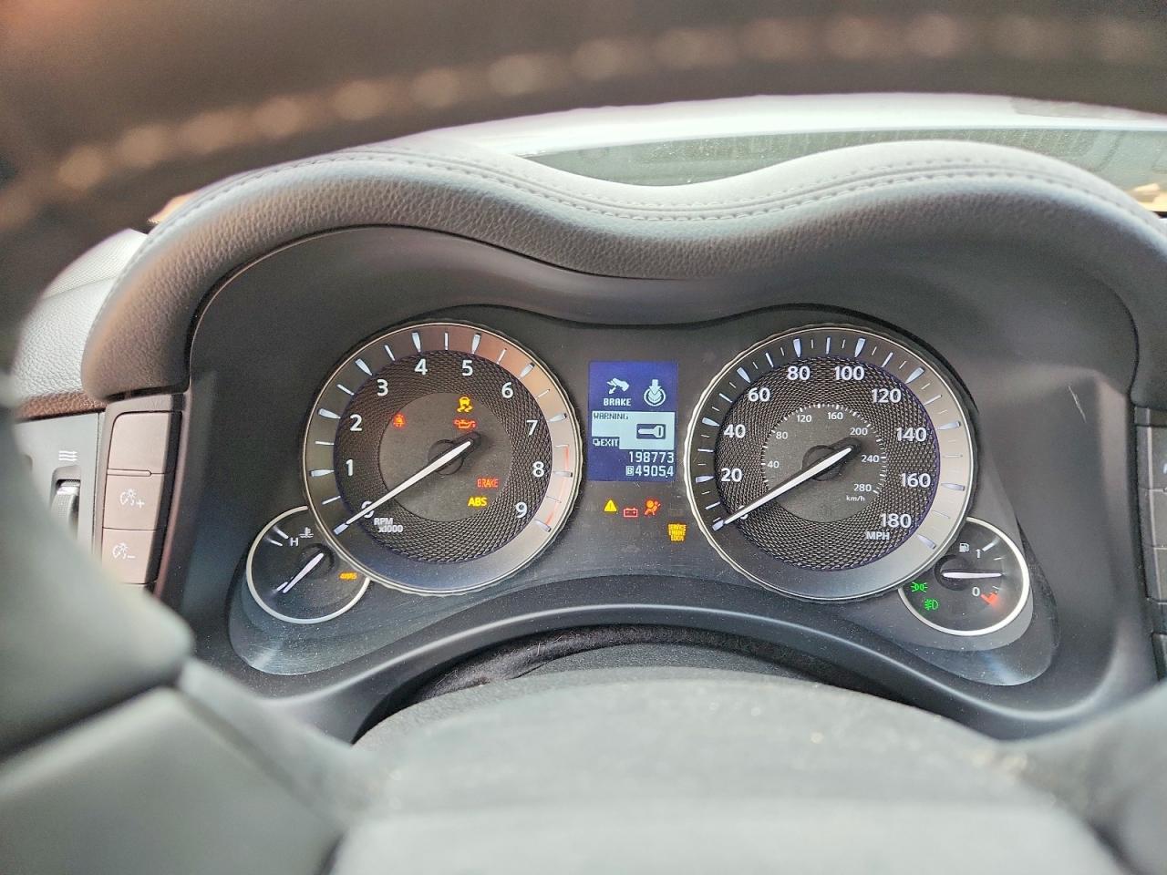 2011 INFINITI M37 photo 9