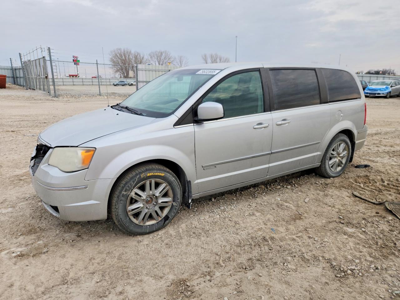 2010 CHRYSLER TOWN & COUNTRY