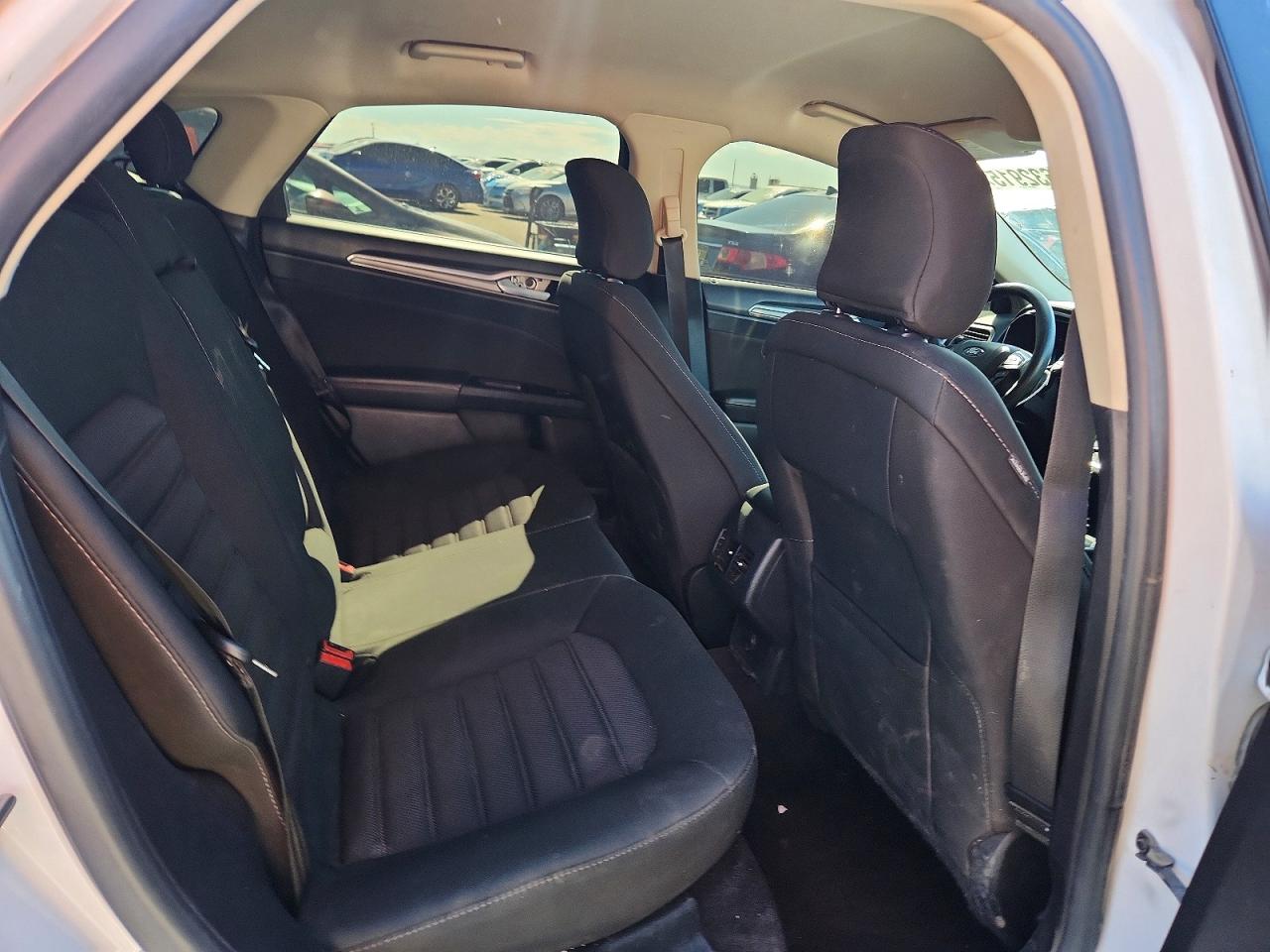 2017 FORD FUSION SE photo 28