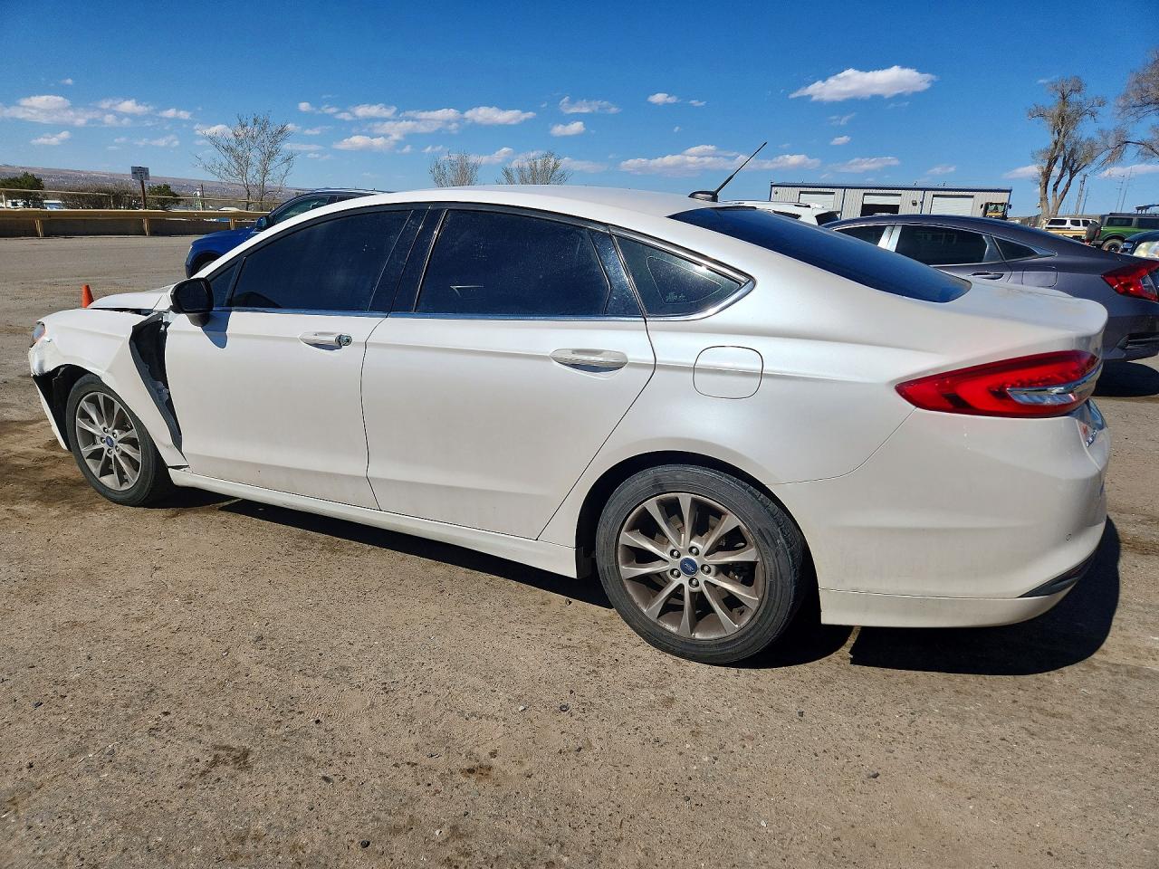 2017 FORD FUSION SE photo 4