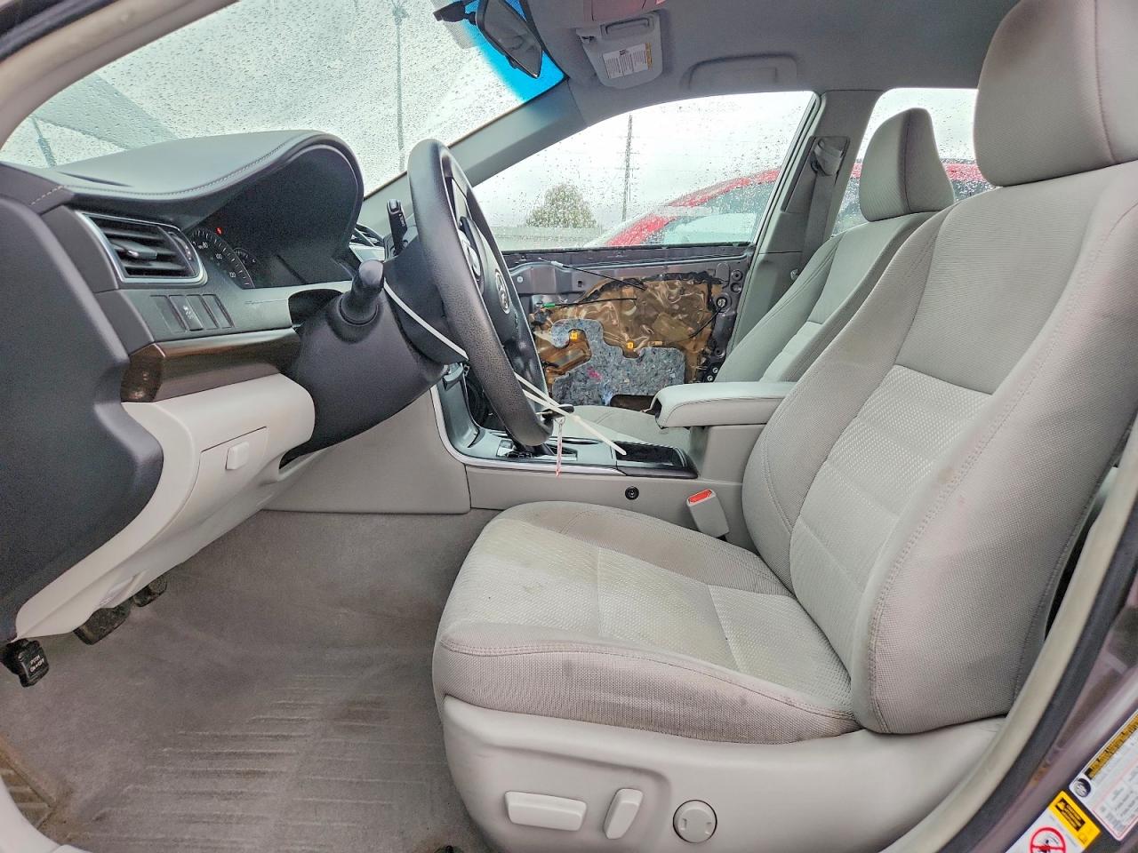 2015 TOYOTA CAMRY LE photo 7