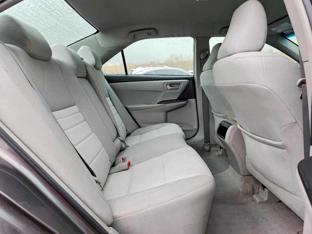 2015 TOYOTA CAMRY LE photo 10