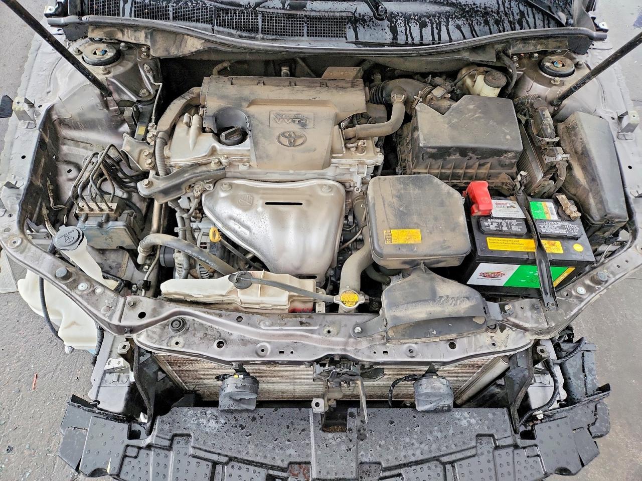 2015 TOYOTA CAMRY LE photo 11
