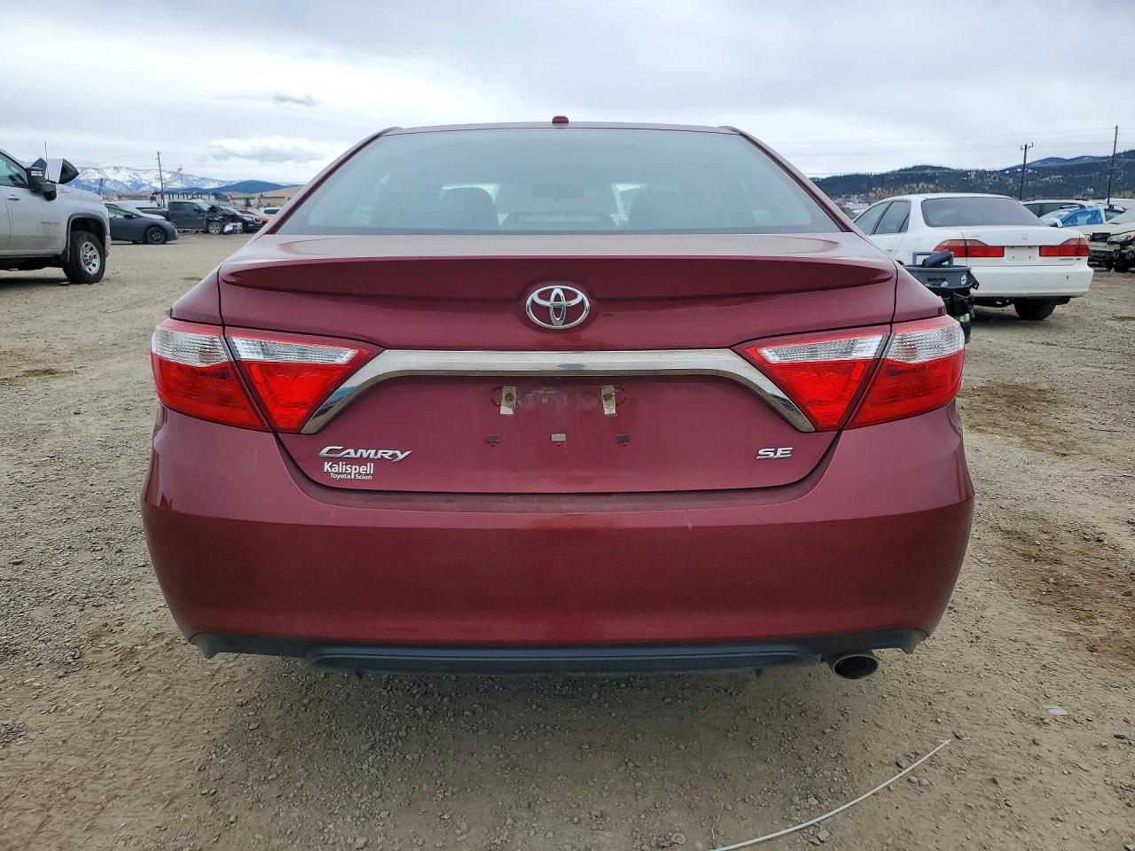 2016 TOYOTA CAMRY SE photo 11