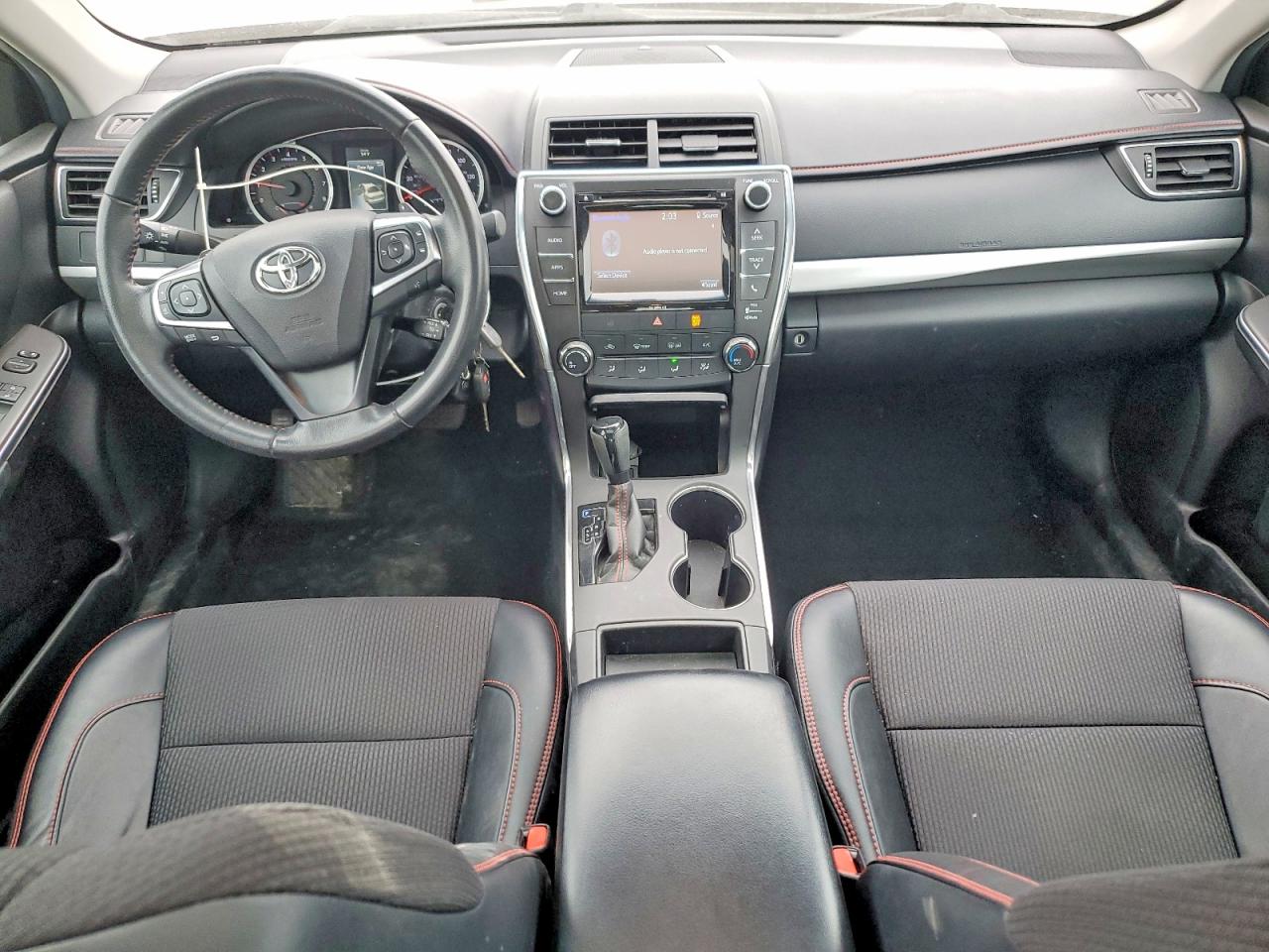 2016 TOYOTA CAMRY SE photo 15