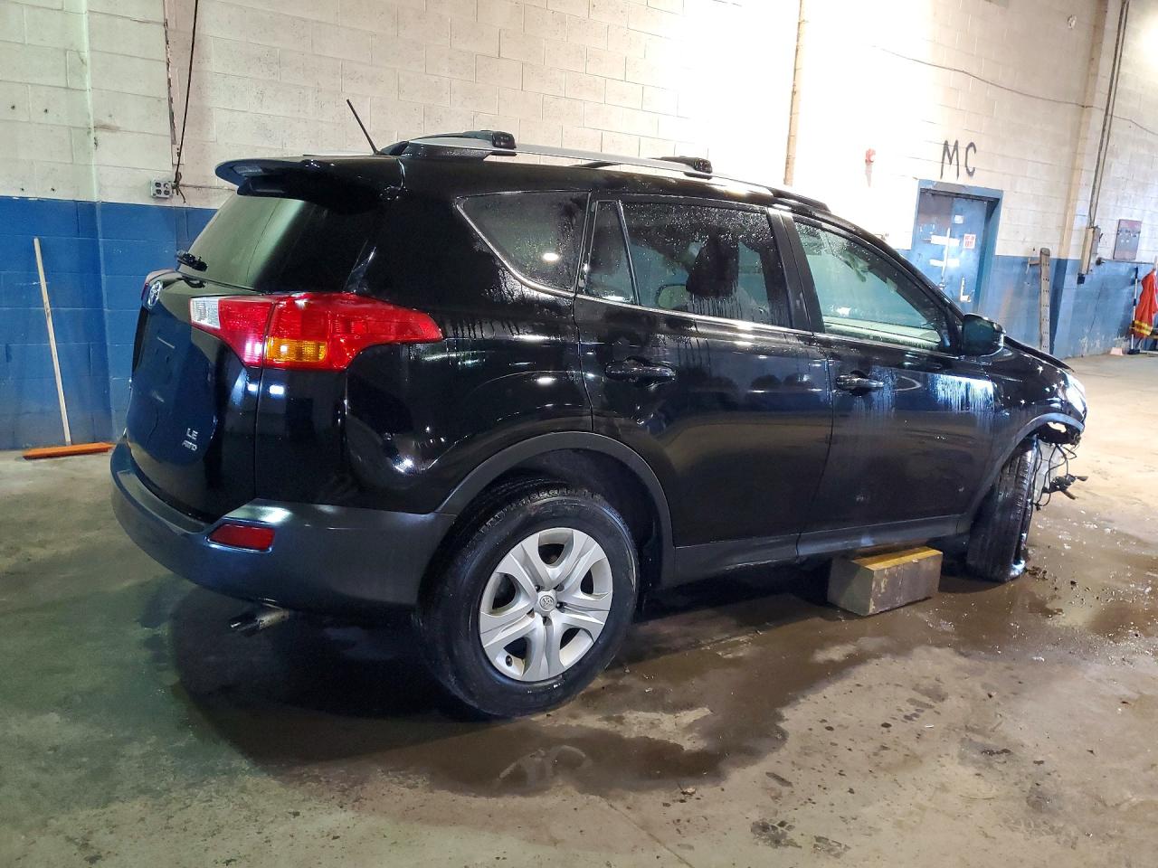 2015 TOYOTA RAV4 LE photo 3