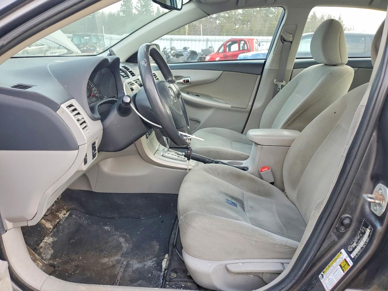 2013 TOYOTA COROLLA L photo 7