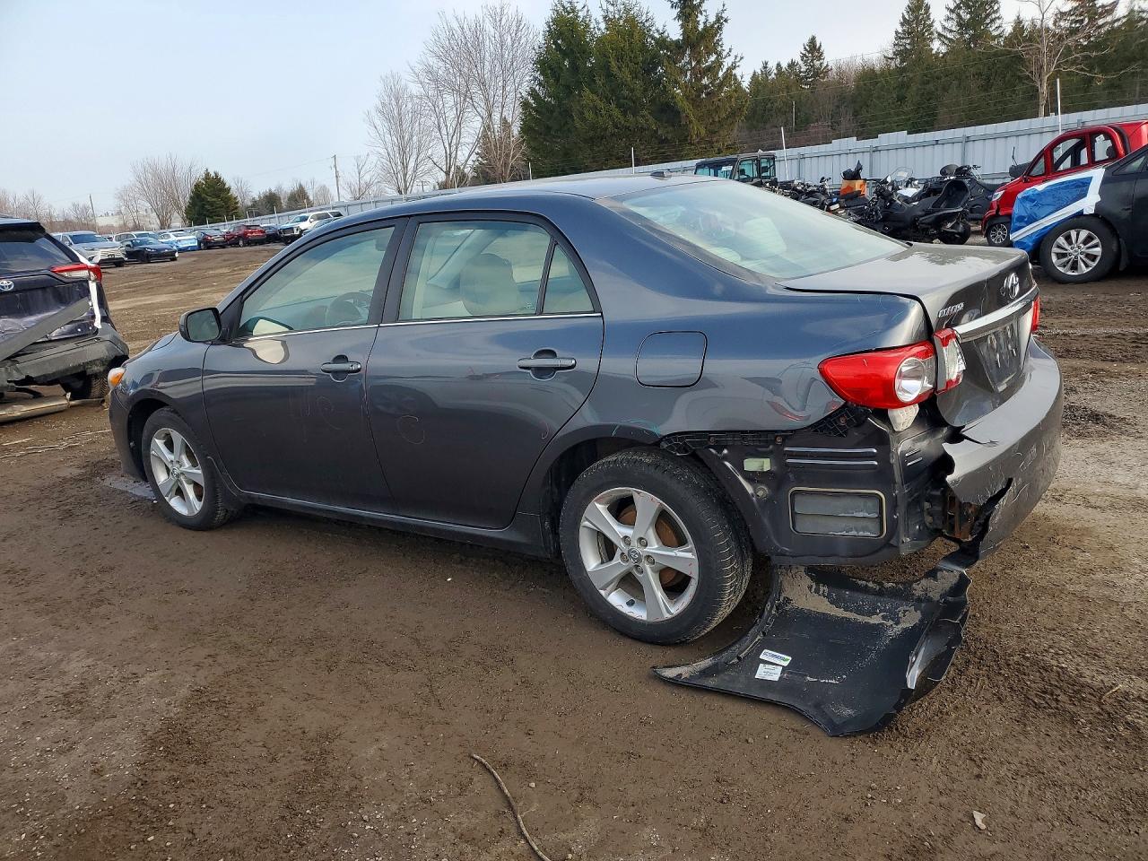2013 TOYOTA COROLLA L photo 2