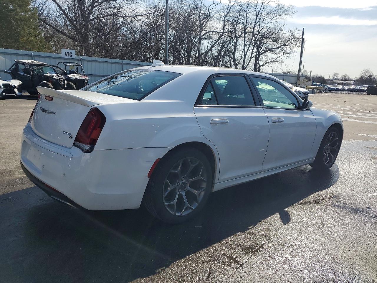 2018 CHRYSLER 300 S photo 3