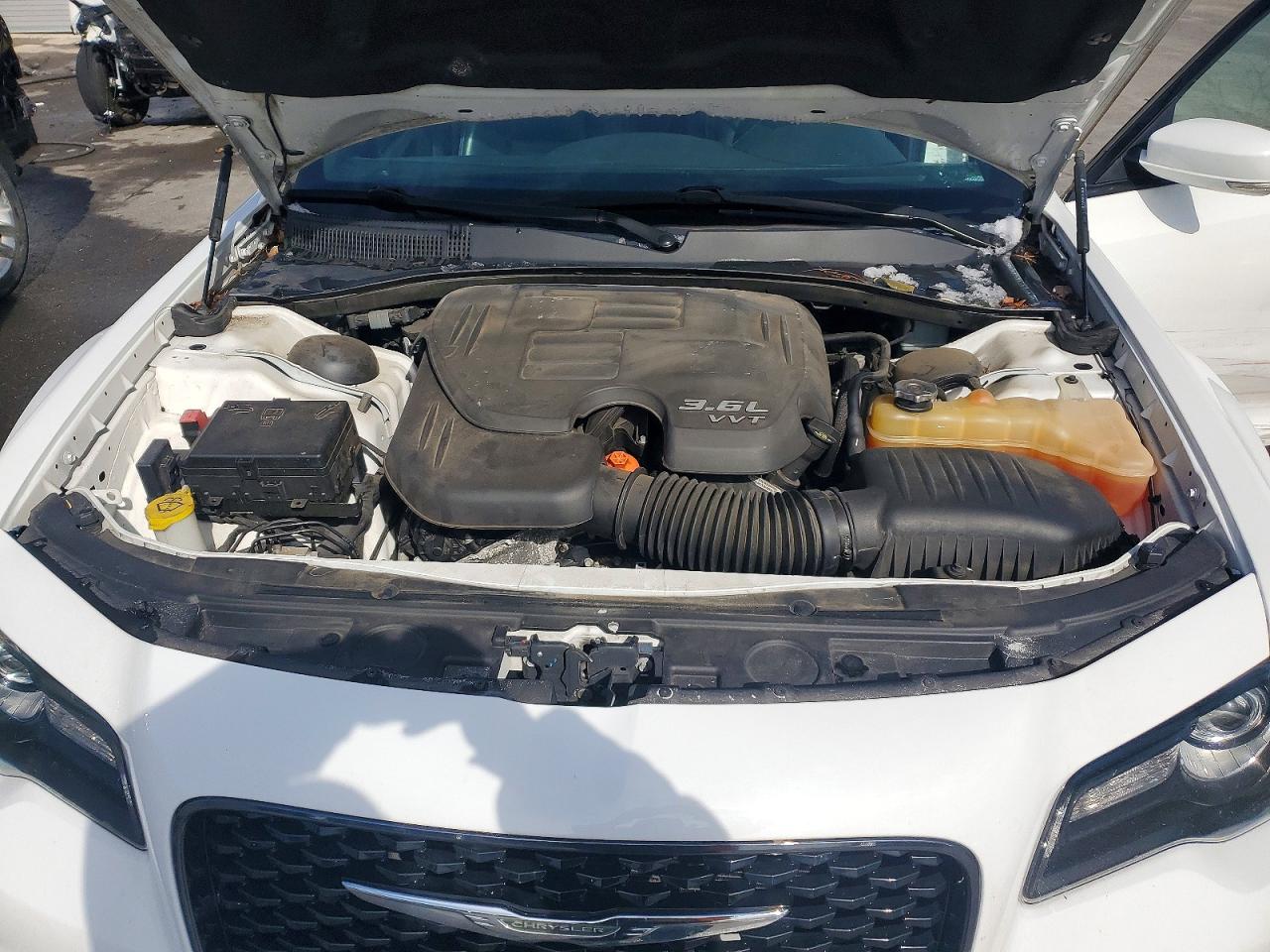 2018 CHRYSLER 300 S photo 11