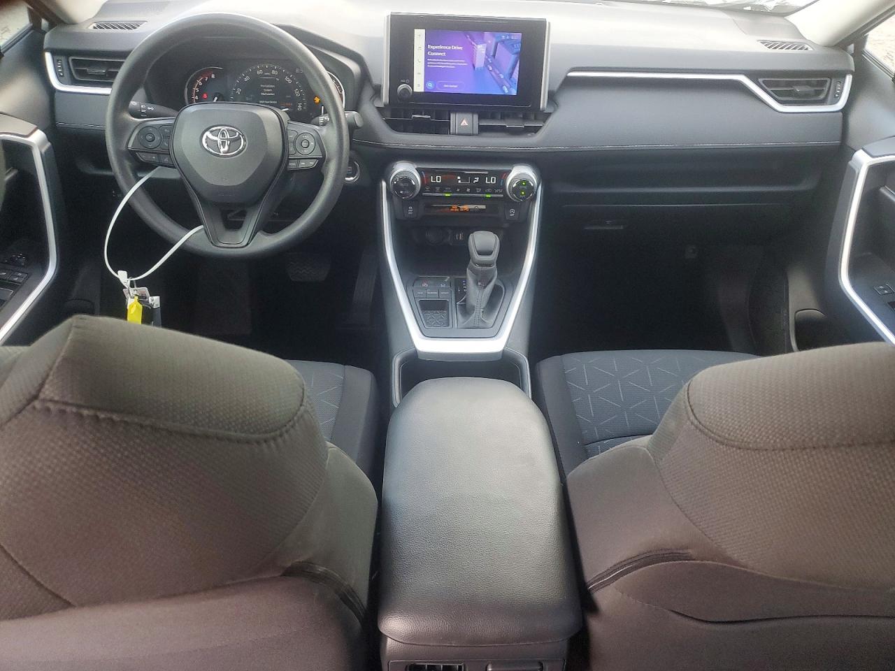 2025 TOYOTA RAV4 XLE photo 15