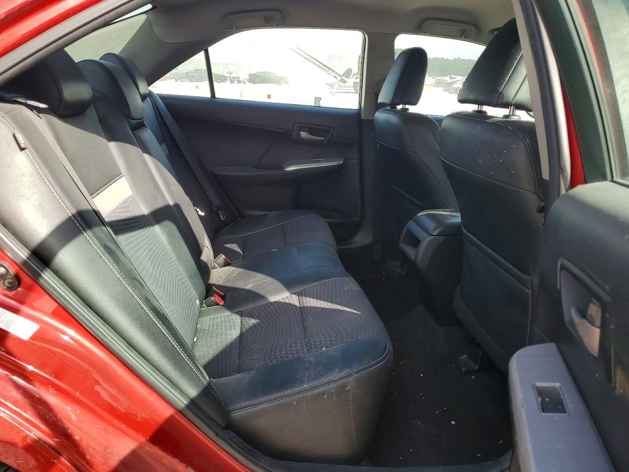 2014 TOYOTA CAMRY SE photo 10