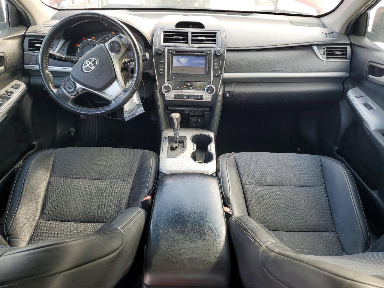 2014 TOYOTA CAMRY SE photo 8