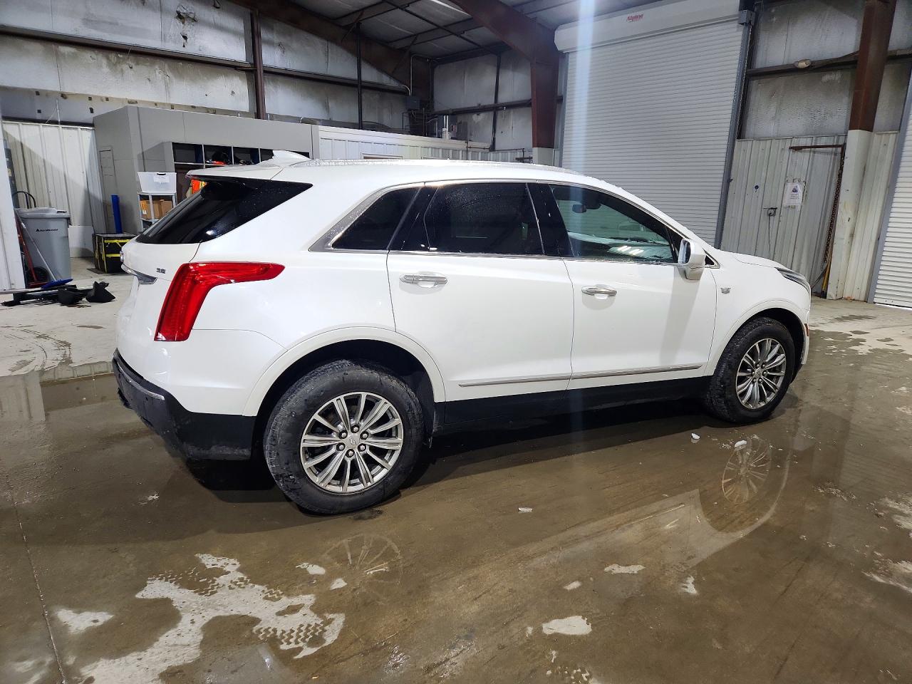 2017 CADILLAC XT5 LUXURY photo 5