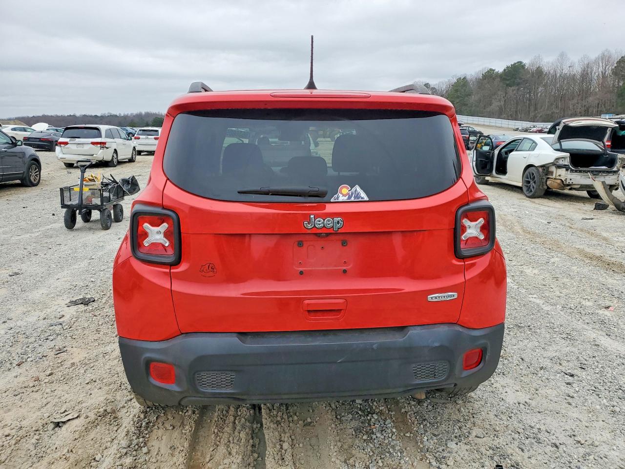 2019 JEEP RENEGADE LATITUDE photo 6