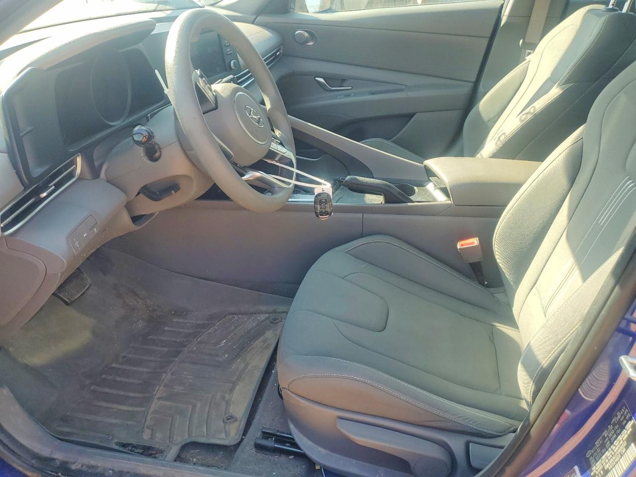 2023 HYUNDAI ELANTRA SEL photo 13