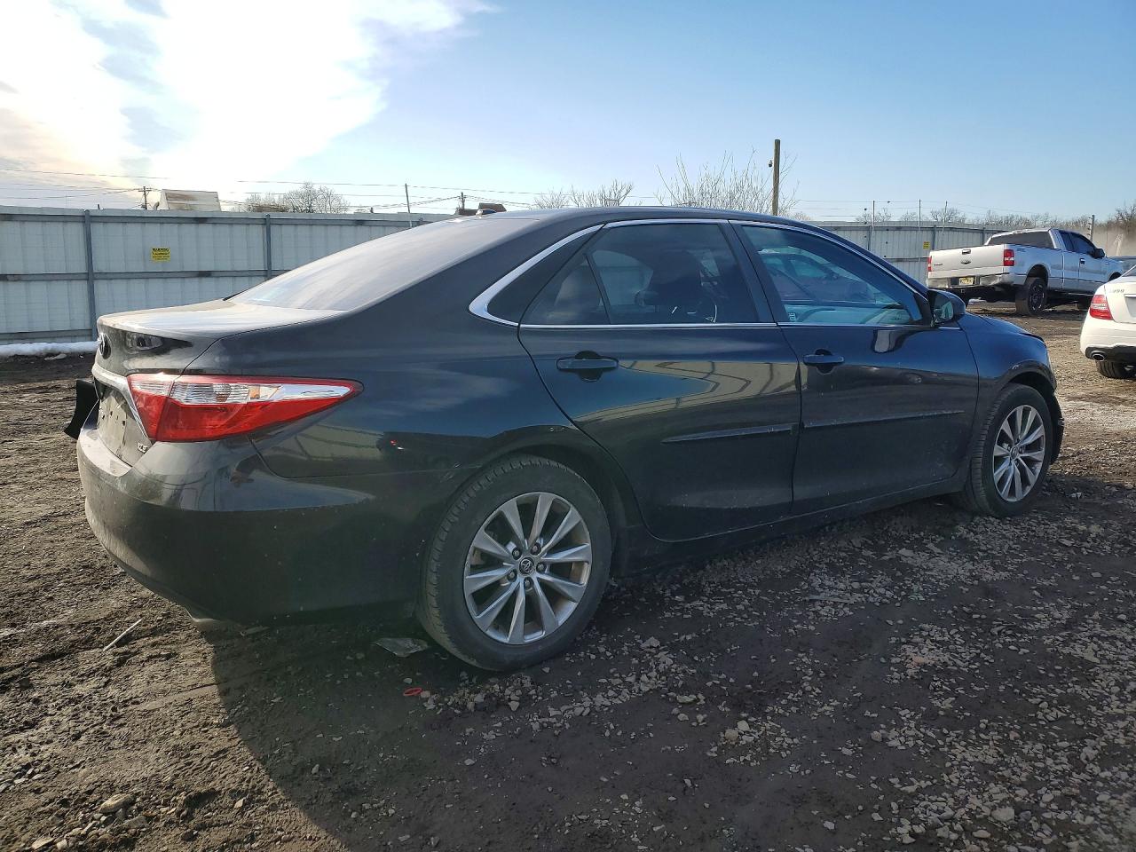 2016 TOYOTA CAMRY XLE V6 photo 3