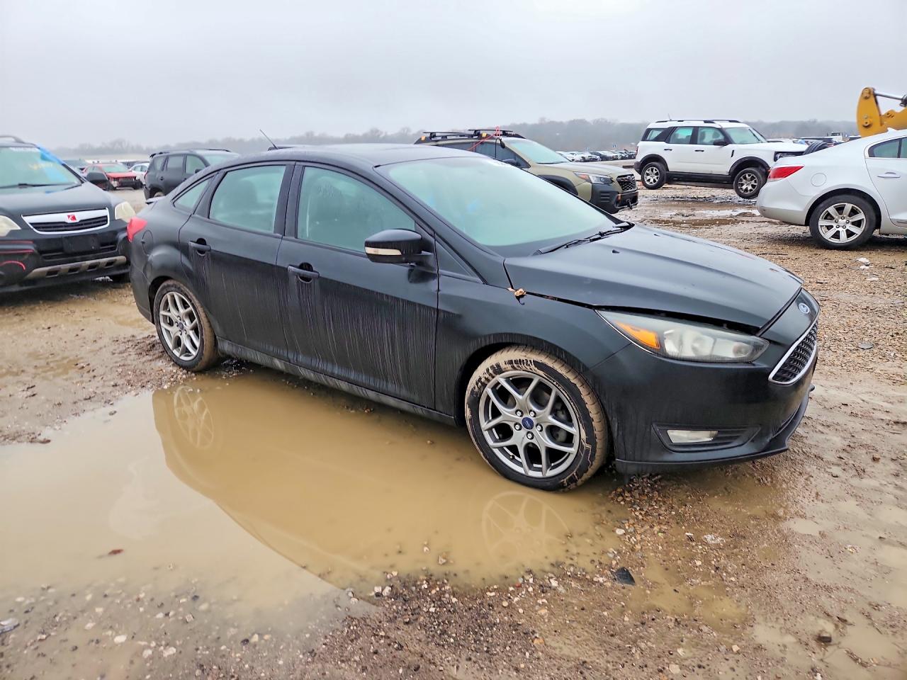 2015 FORD FOCUS SE photo 4