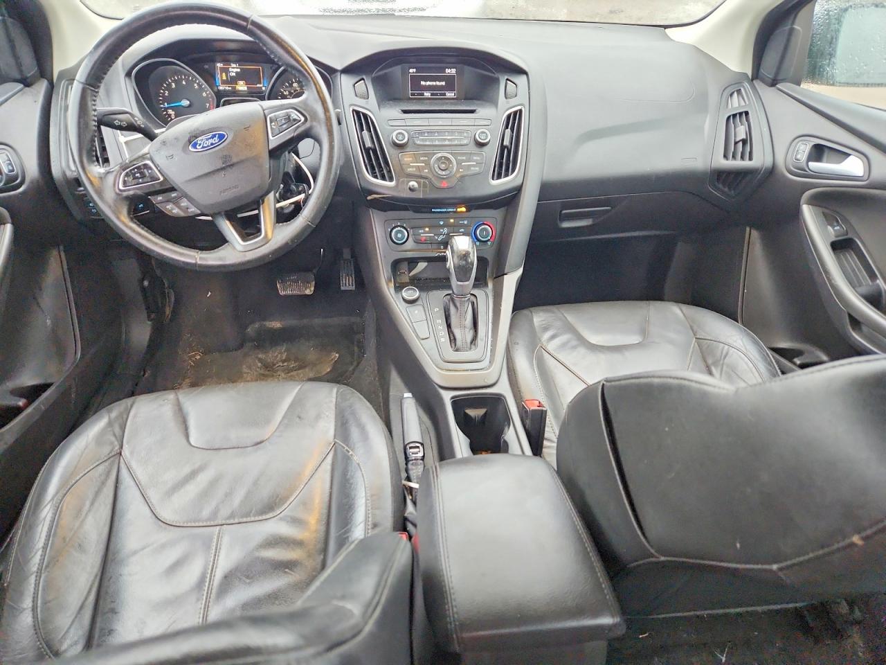 2015 FORD FOCUS SE photo 8