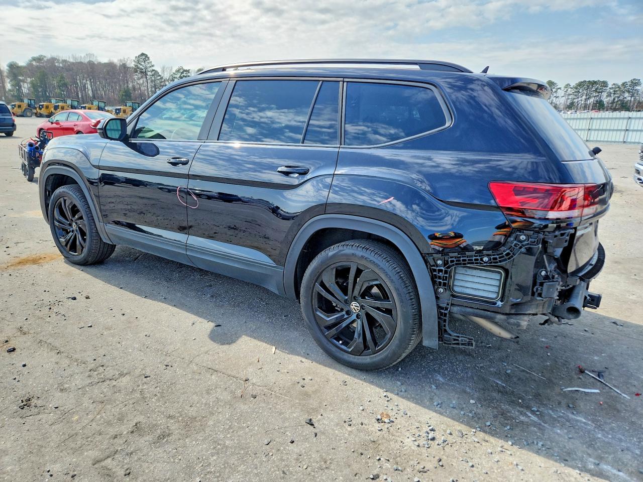 2023 VOLKSWAGEN ATLAS SE photo 2