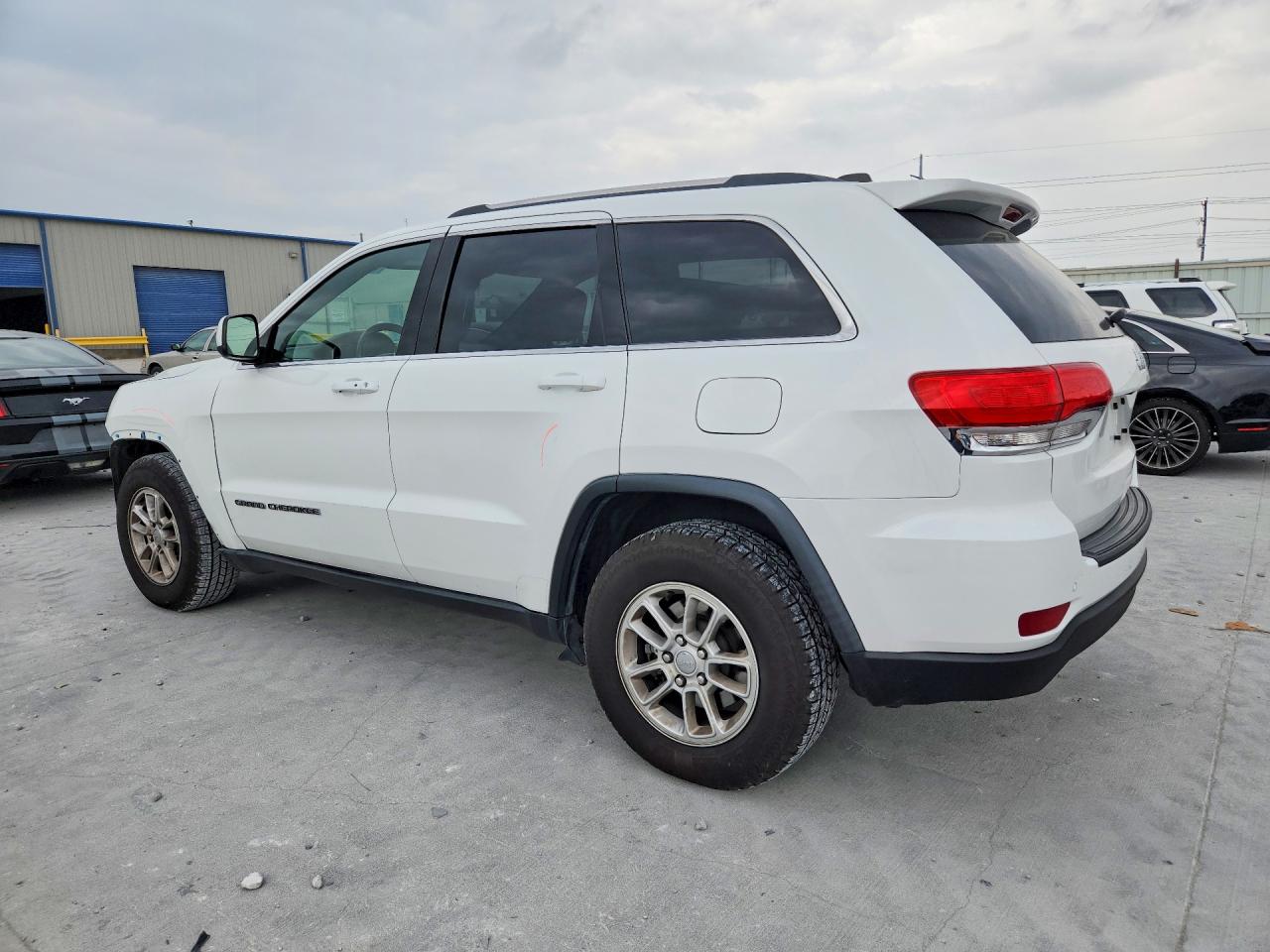 2018 JEEP GRAND CHEROKEE photo 3