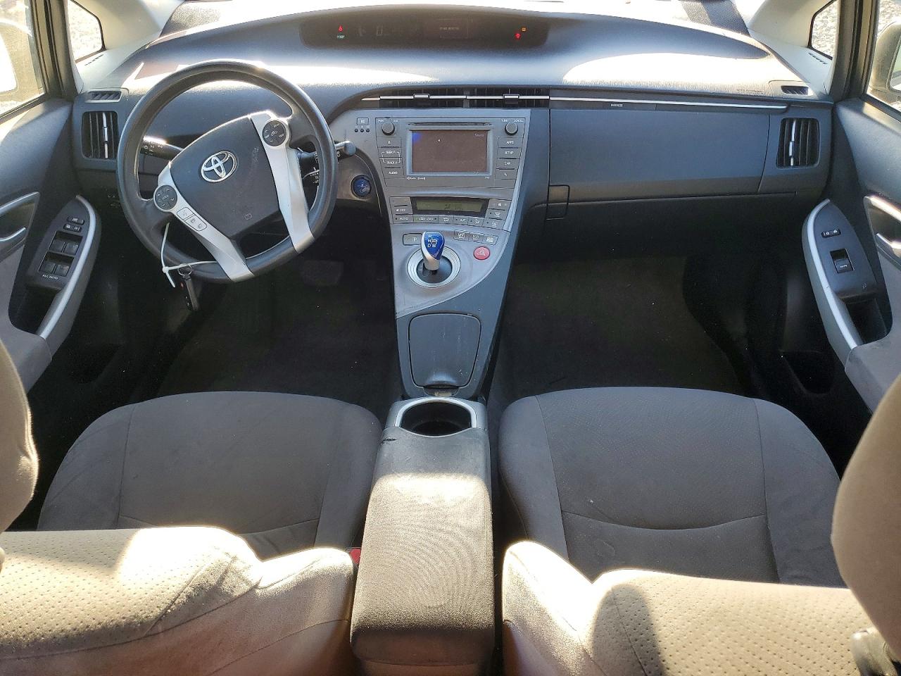 2014 TOYOTA PRIUS THREE photo 15