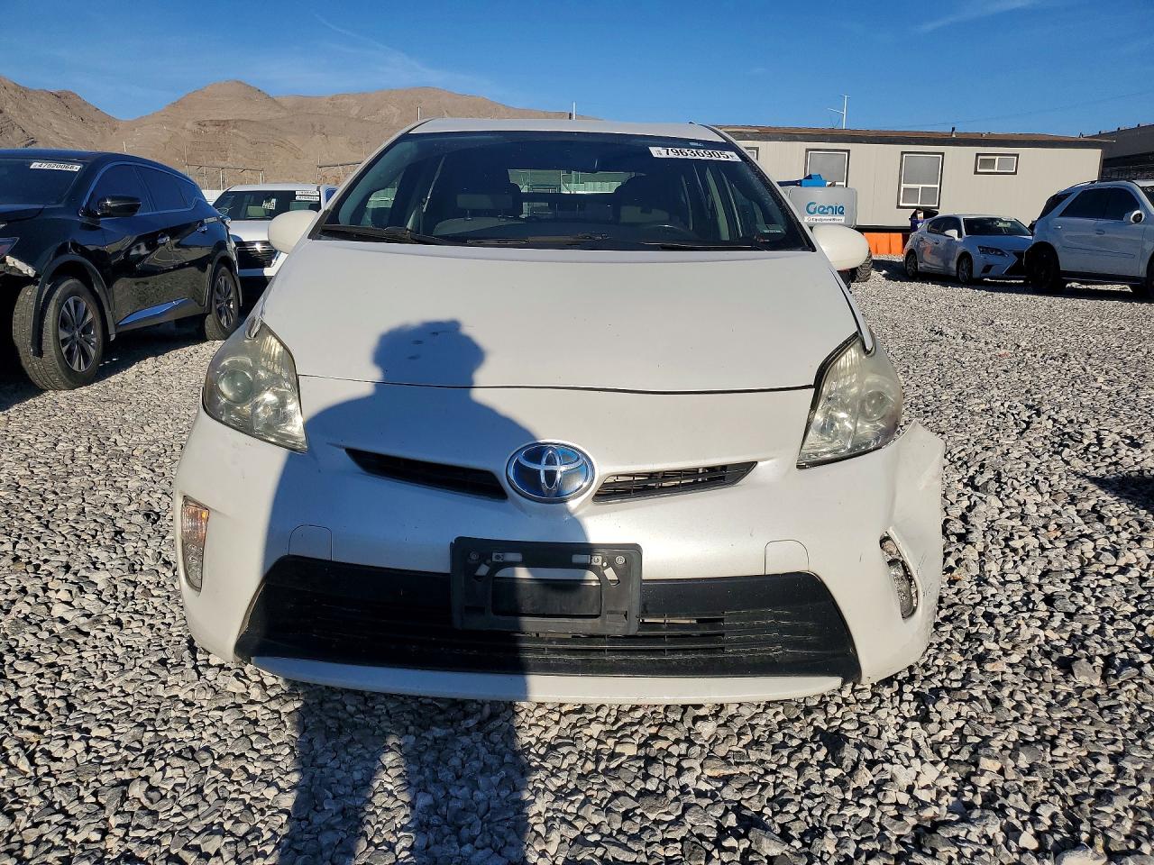2014 TOYOTA PRIUS THREE photo 9