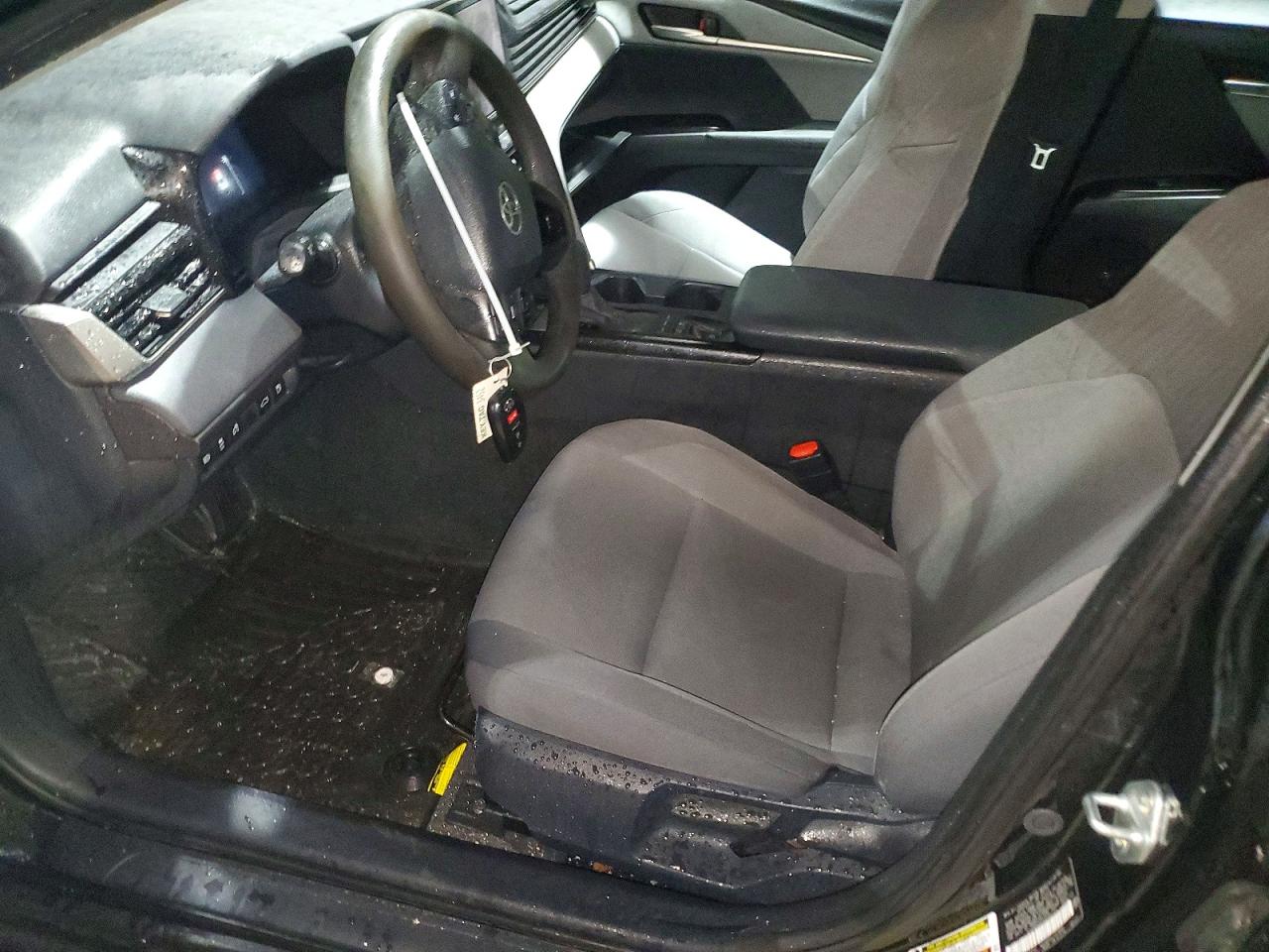 2025 TOYOTA CAMRY LE photo 13