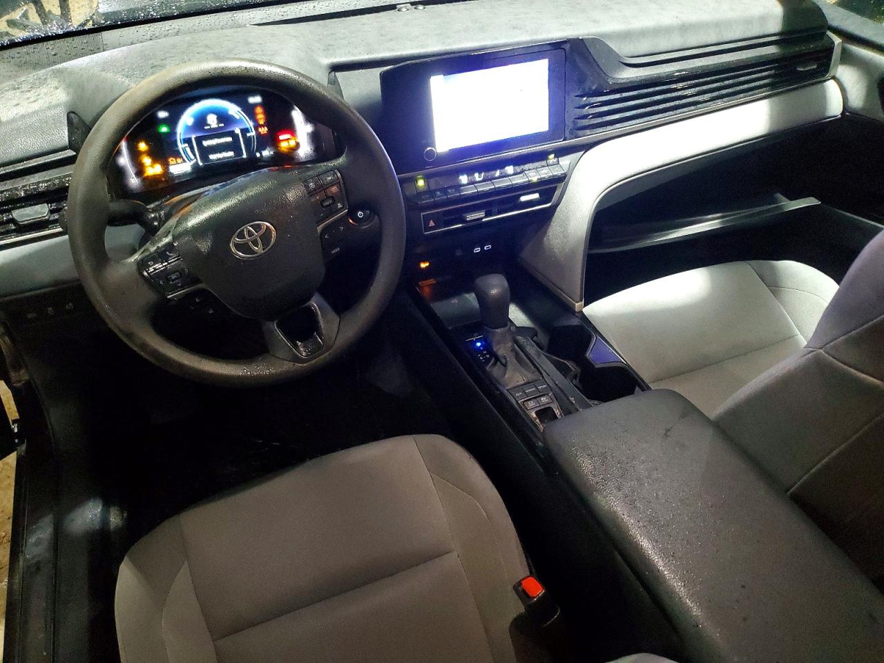 2025 TOYOTA CAMRY LE photo 15