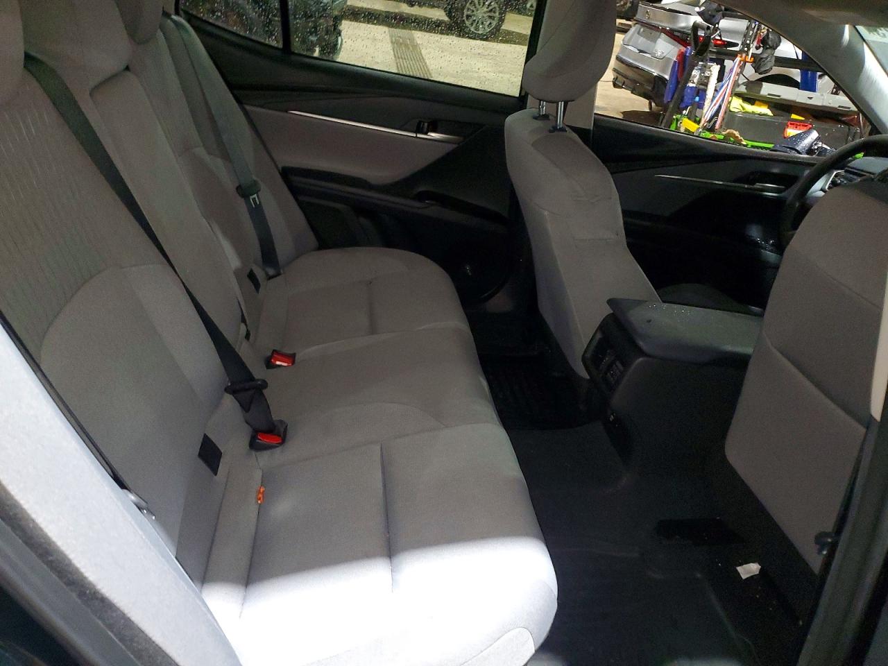2025 TOYOTA CAMRY LE photo 19