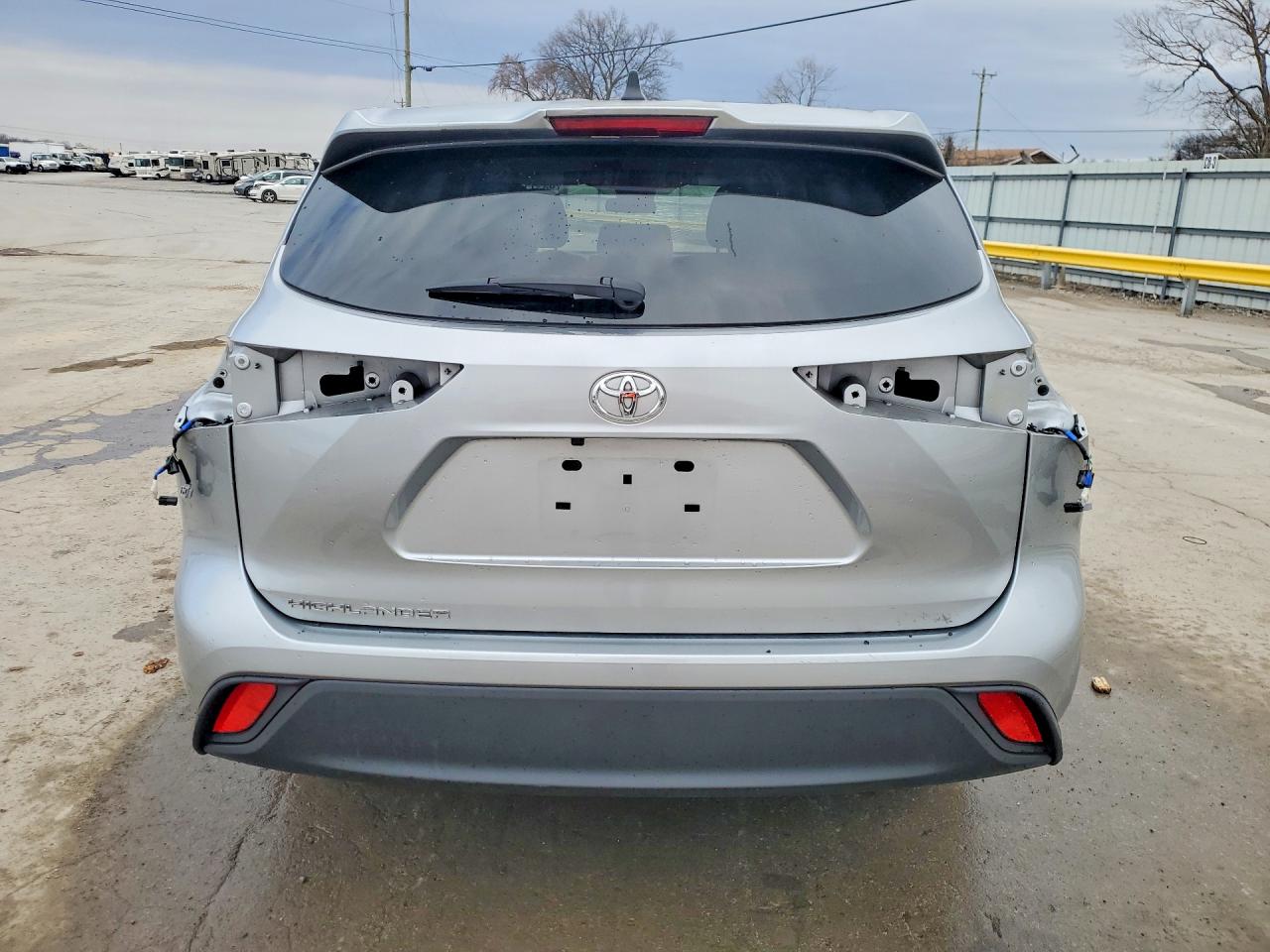 2023 TOYOTA HIGHLANDER L photo 6