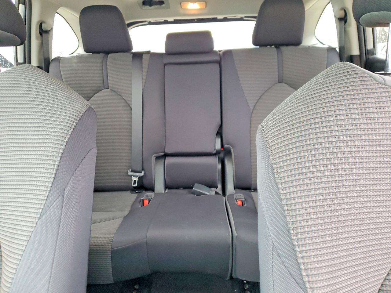 2023 TOYOTA HIGHLANDER L photo 10