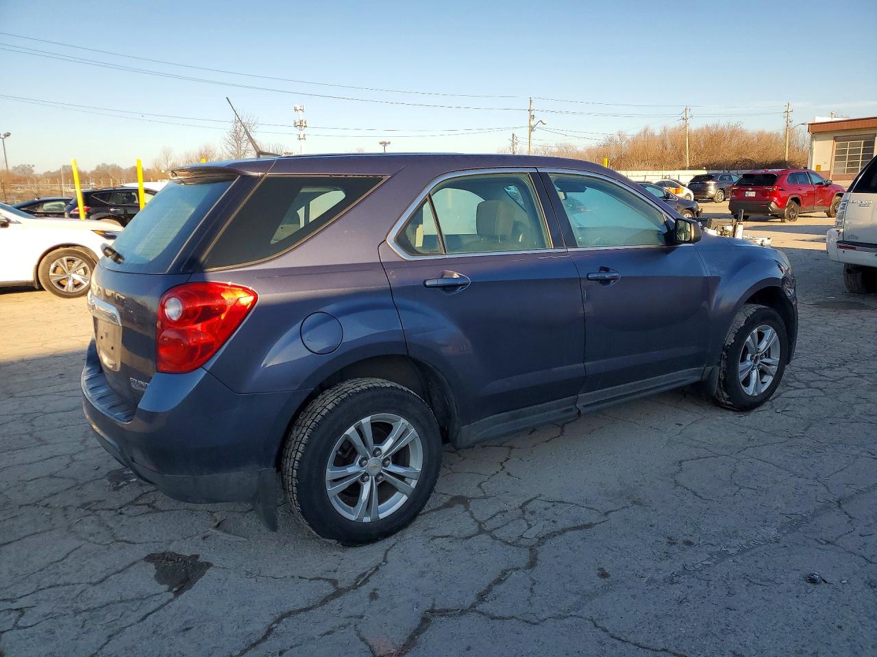 2013 CHEVROLET EQUINOX LS photo 3