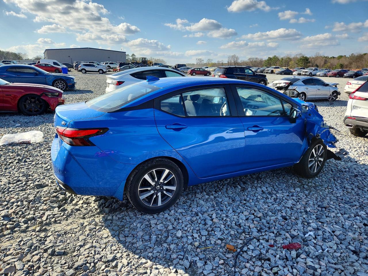 2021 NISSAN VERSA SV photo 7