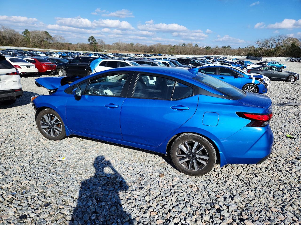 2021 NISSAN VERSA SV photo 4
