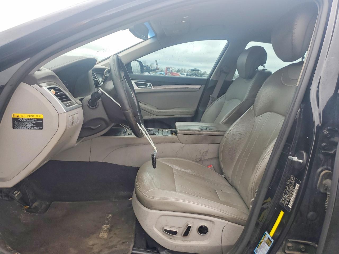 2015 HYUNDAI GENESIS 3.8L photo 19