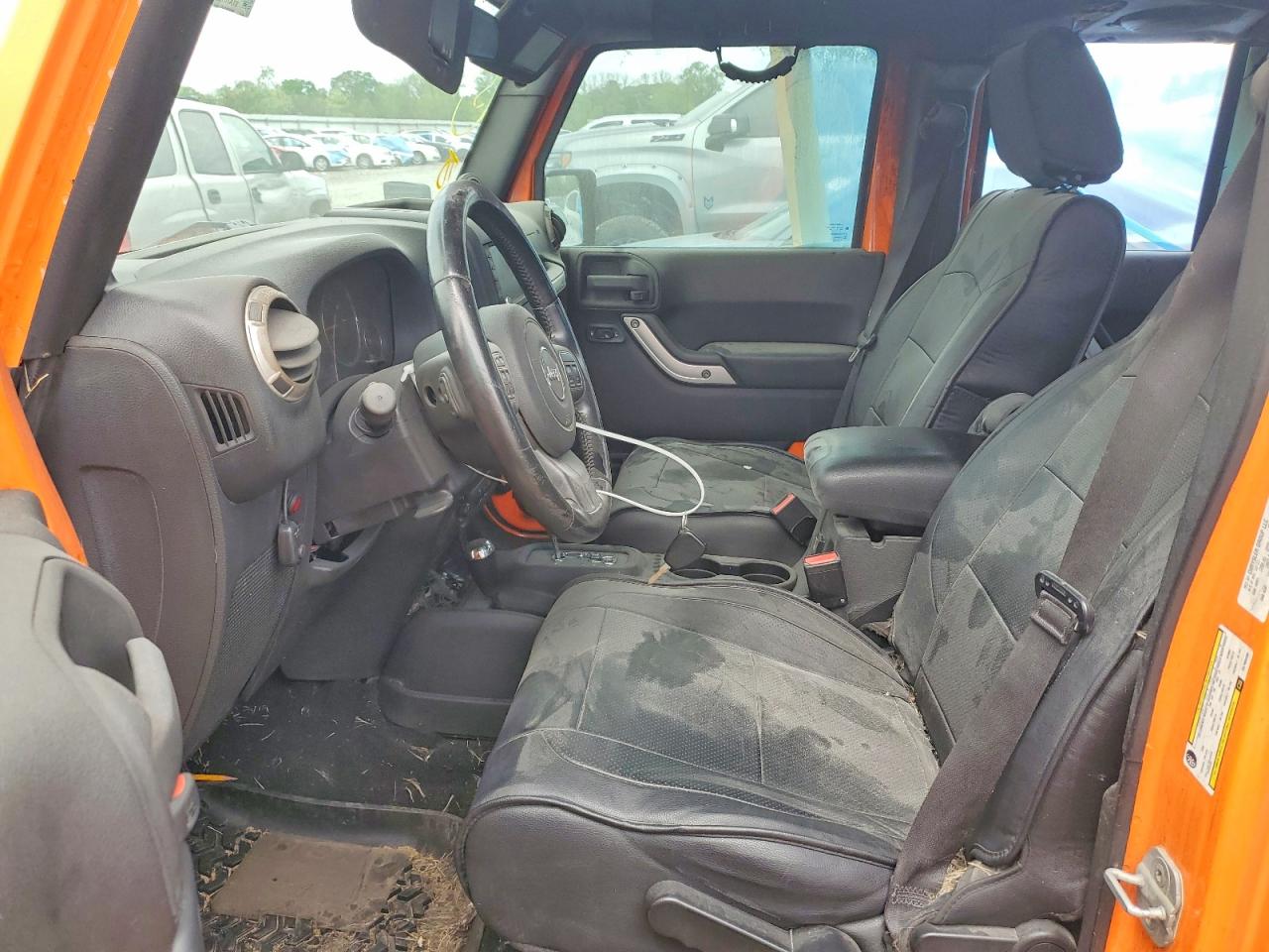 2012 JEEP WRANGLER UNLIMITED SAHARA photo 13