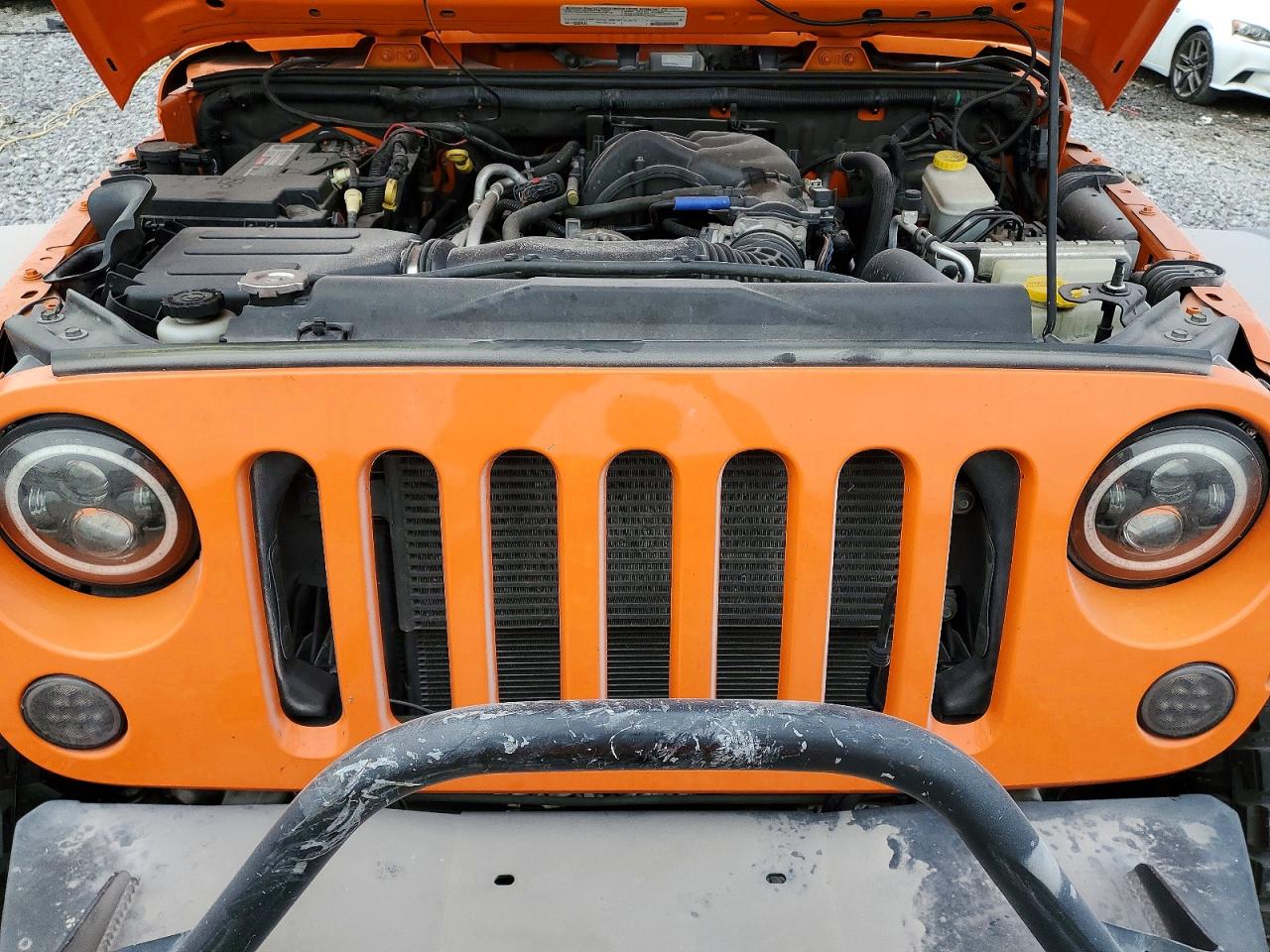 2012 JEEP WRANGLER UNLIMITED SAHARA photo 23