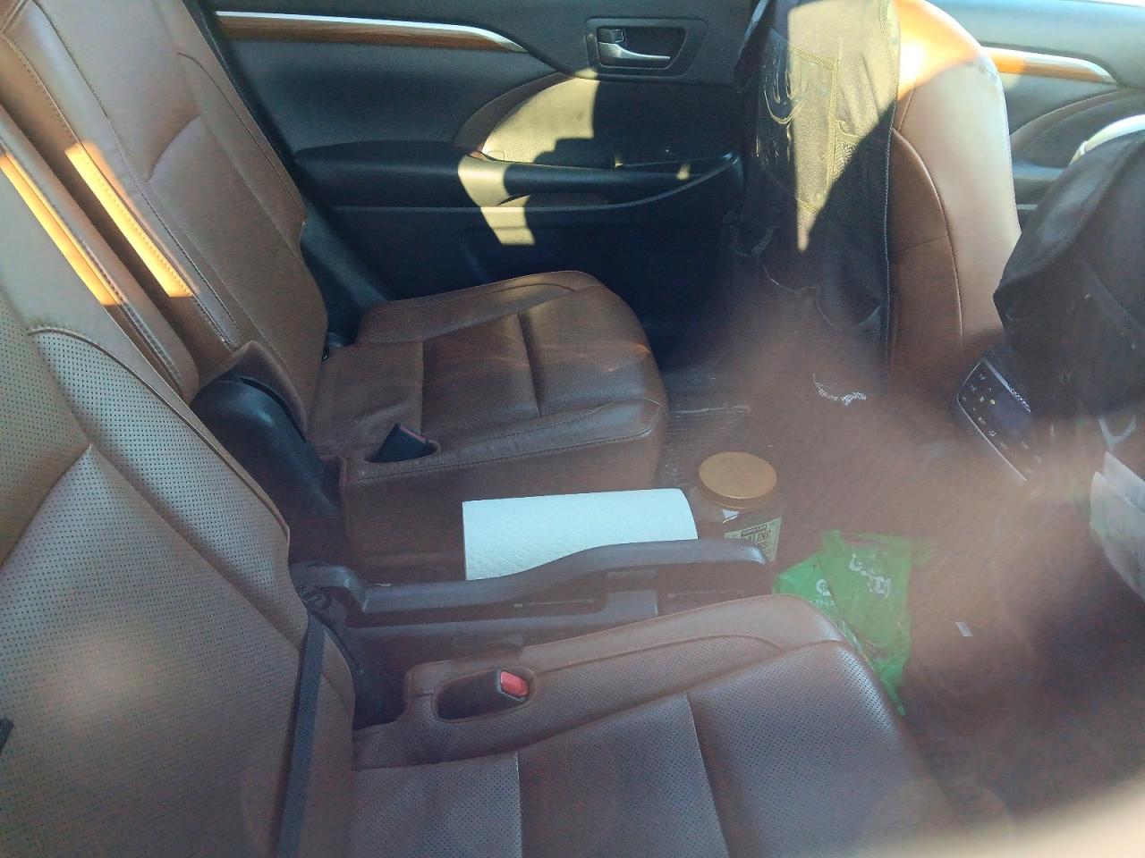 2019 TOYOTA HIGHLANDER LIMITED PLATINUM photo 28