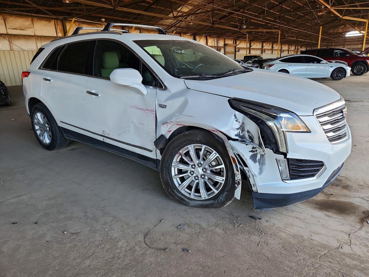 2017 CADILLAC XT5 photo 4