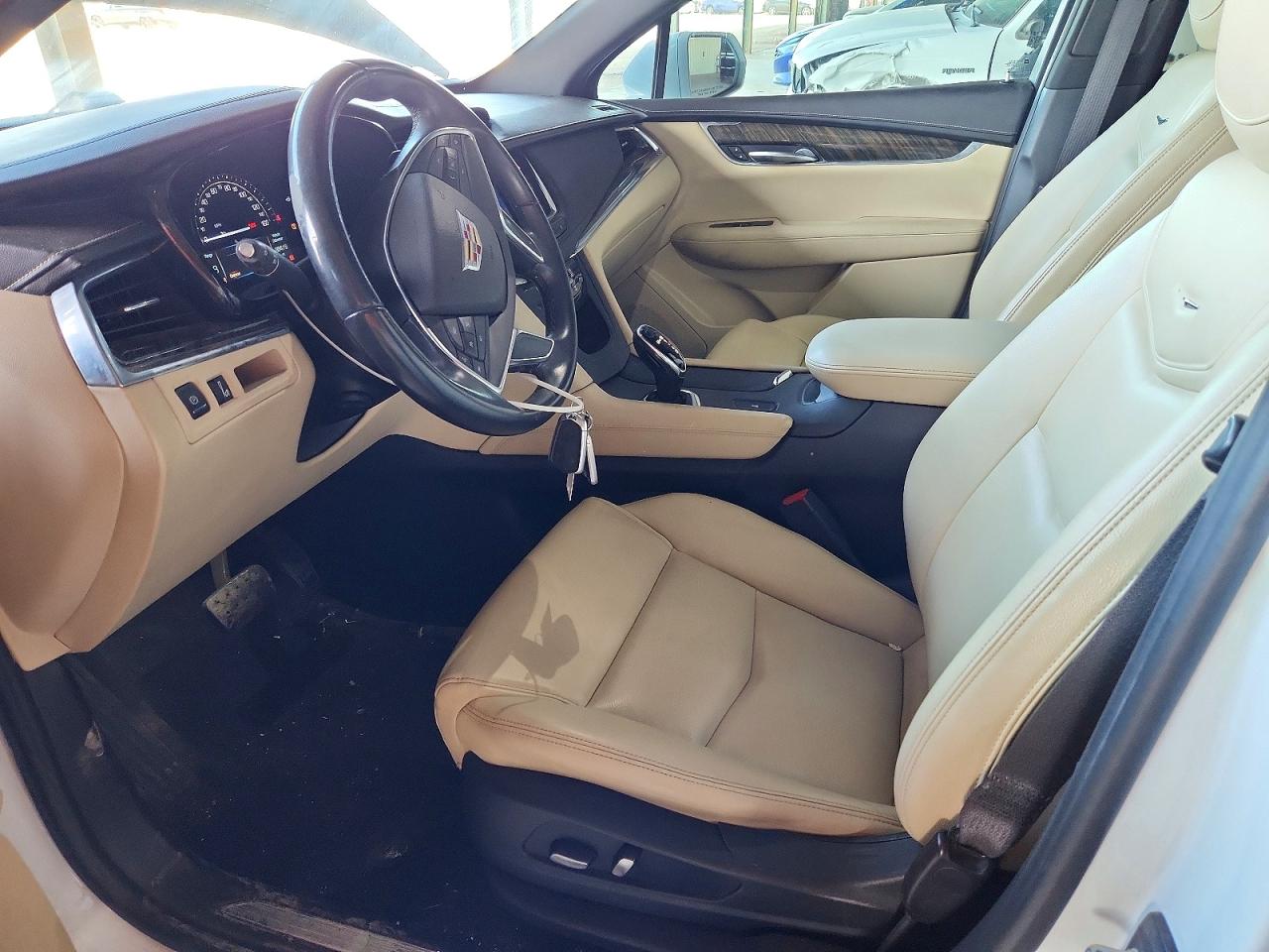 2017 CADILLAC XT5 photo 7