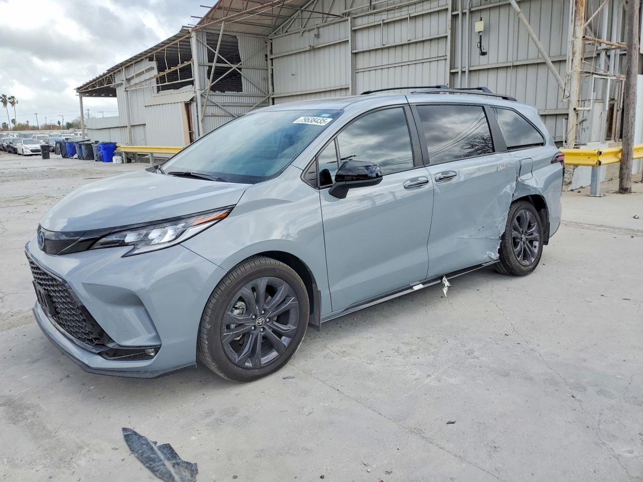 2025 TOYOTA SIENNA