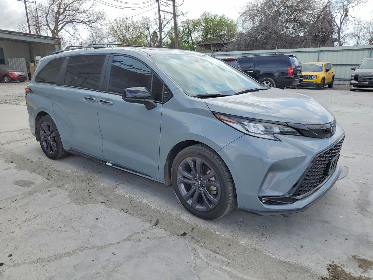 2025 TOYOTA SIENNA XSE 7-PASSENGER photo 7