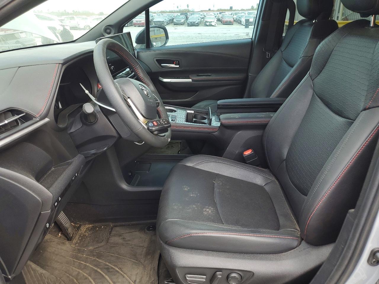 2025 TOYOTA SIENNA XSE 7-PASSENGER photo 13