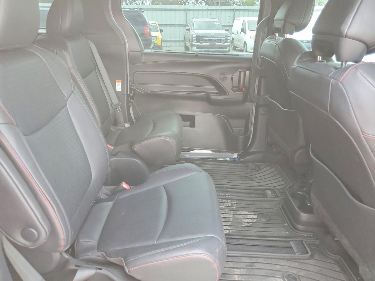 2025 TOYOTA SIENNA XSE 7-PASSENGER photo 19